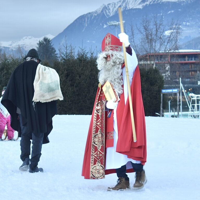 Der Nikolaus besucht die Langläufer in Reischach!